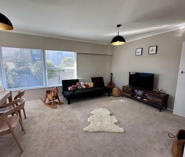 Elevated with Peace & Privacy in Takapuna! - Photo 6