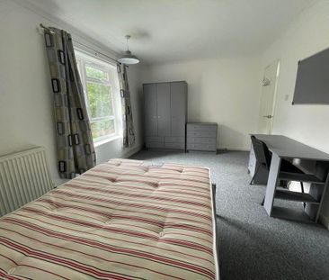 3 bedroom flat to rent - Photo 6