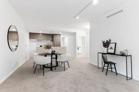 Courtyard Oasis in Prime Mosman Location - Photo 2