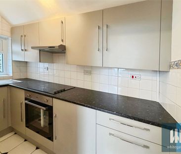 Bracken Hill, Mirfield, West Yorkshire, WF14 - Photo 3