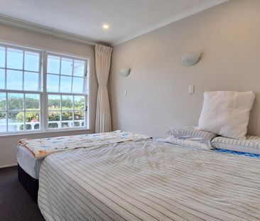 Fully Renovated Three-Bedroom Home in Double Westlake Zone - Photo 5