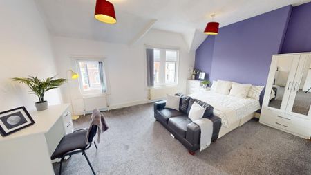 6 bedroom terraced house to rent - Photo 3