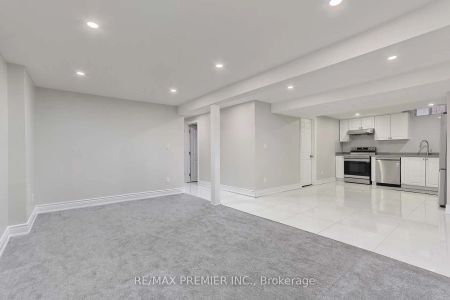 Detached Home For Lease | N9253934 - Photo 3