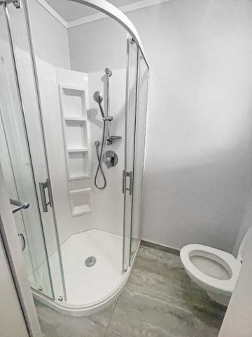 4Bed Family home + Self-Contained 1Bed - Photo 5