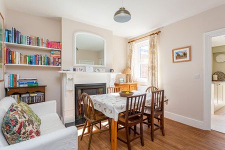 2 bedroom end of terrace house to rent - Photo 2