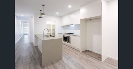 Luxury Living in Coral Cove - Light, Bright & Airy - Photo 5