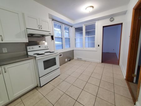 For Lease - 9 Lamont Avenue Unit# Main and second floors, Toronto, Ontario - Photo 3