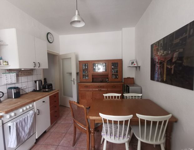 Gut geschnittene Etagenwohnung in Stadtnähe - Photo 1