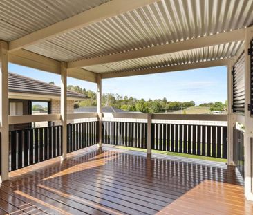 IMMACULATE FAMILY HOME! - Photo 1