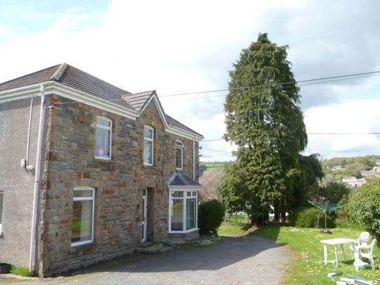 Ashgrove, Pontyberem, Carmarthenshire, SA15 - Photo 1