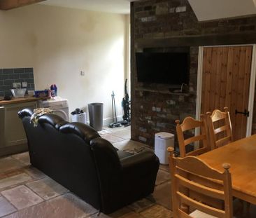 1 bedroom semi-detached house to rent - Photo 5