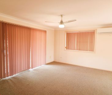 FAMILY HOME IN QUIET NEIGHBOURHOOD - Photo 3