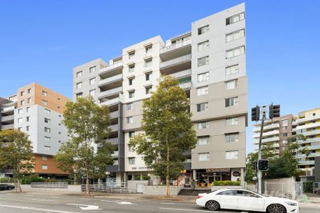 a spacious unit - Photo 5