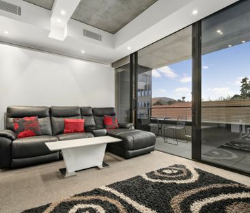 Discover luxury living redefined in this fully furnished oasis - Photo 5