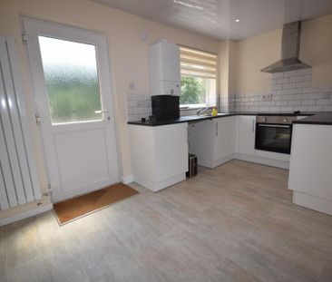 2 bedroom terraced house to rent - Photo 2