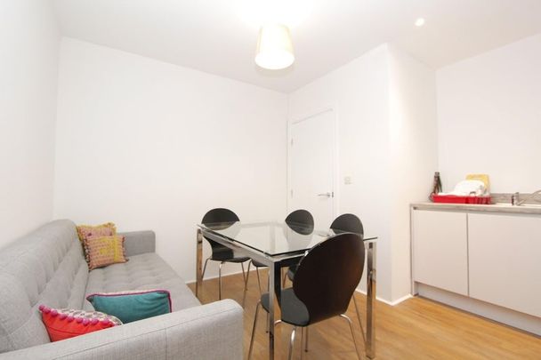 Room in a Shared Flat, Nyland Court, SE8 - Photo 1