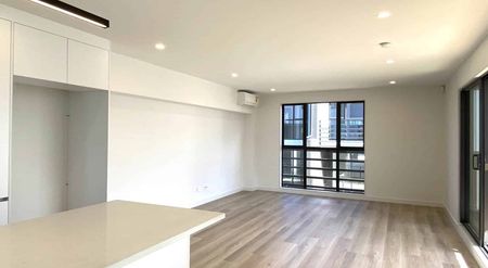 Close to City - Super Convenient! - Photo 3