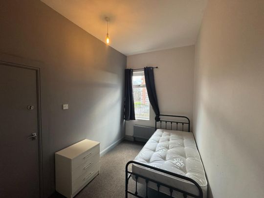 4 bedroom House To Let - Photo 1