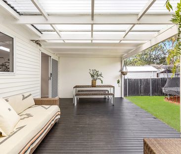 11 Windsor Parade, North Narrabeen, NSW 2101 - Photo 1