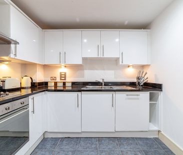 1 Bed Flat, Long Lane, SE1 - Photo 5