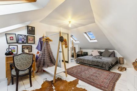 3 bedroom house in London - Photo 3