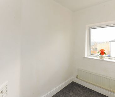 3 bedroom Terraced House to rent - Photo 6