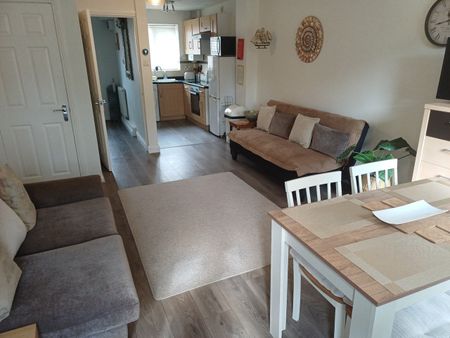 Room in a Shared House, Dempsey Close, SO19 - Photo 3