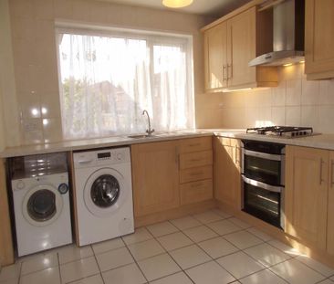 3 bedroom semi-detached house to rent - Photo 3