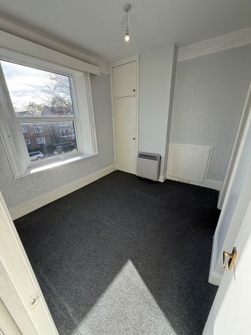 1 Bed Flat, Lawn Road, SO17 - Photo 5
