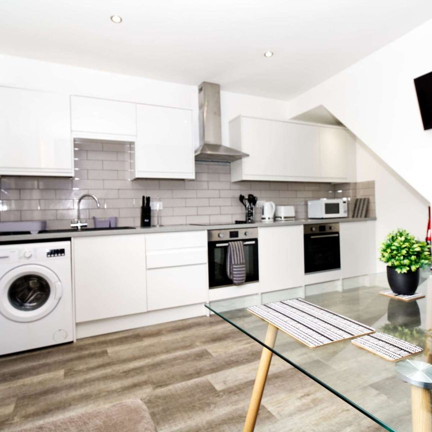 Brook Street Room 3 - Photo 1