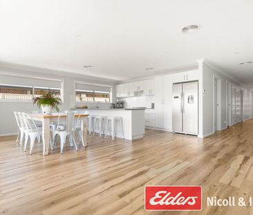 MODERN FAMILY HOME WITH LARGE BACK YARD! - Photo 2