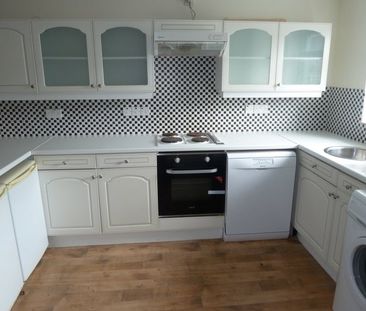 4 Bed End Terrace, Berkeley Close, SO15 - Photo 3