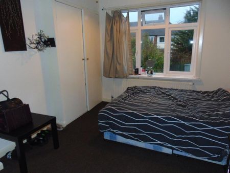 4 bedroom semi-detached house to rent - Photo 3