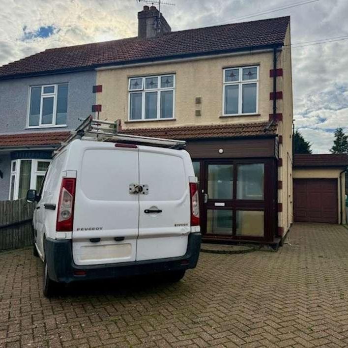 Arterial Road, Rayleigh, SS6 - Photo 2