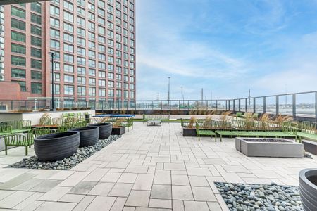 For Lease - 5 York Garden Way Unit# 711, Toronto, Ontario - Photo 3