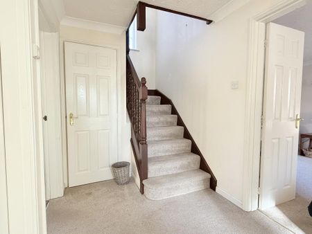 4 bedroom detached house to rent - Photo 3