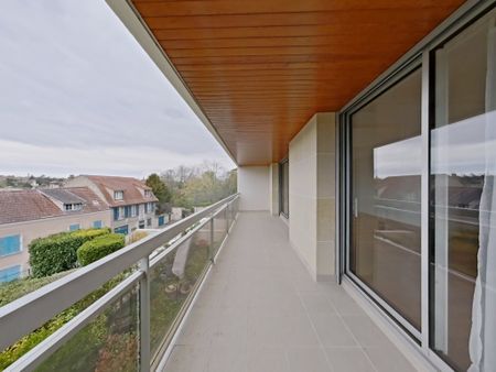 Location Appartement 5 pièces 101m² ST GERMAIN EN LAYE 78100 - Photo 5