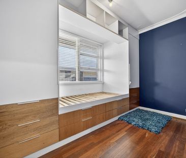 Charming Cottage-Style Living with Modern Comforts - Photo 5