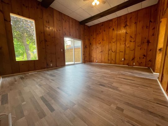 For Lease - 241 Elm Avenue, Georgina, Ontario - Photo 1