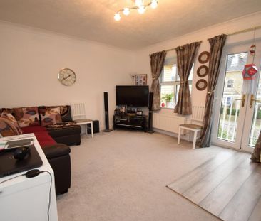 2 bedroom flat to rent - Photo 2