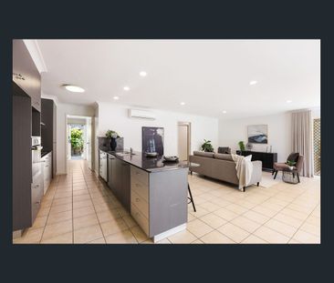 Executive 'Crestwood Heights' Home! - Photo 3