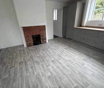 4 bedroom terraced house to rent - Photo 5