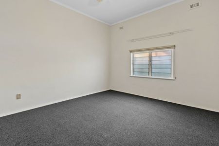 Retro Charm with Space to Make It Your Own - Photo 2