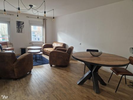 GODERVILLE CENTRE, appartement meublé en duplex de 104,30m². - Photo 2