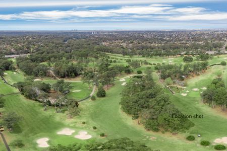 Grand family home with tennis court in Beecroft Public Catchment - Photo 3
