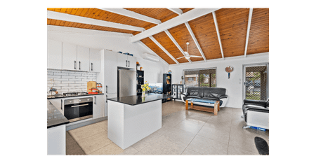 25 Enford Street, Hillcrest, Qld 4118 - Photo 3