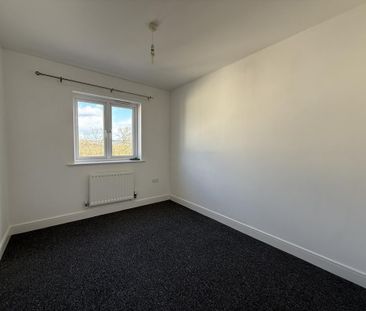 4 bedroom terraced house to rent - Photo 2