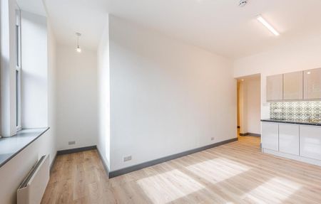 2 bedroom flat to rent - Photo 2