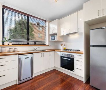 Serene Alfresco Entertainer - Photo 3