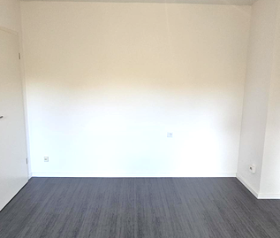 Toll geschnittene 2-Zimmer-Wohnung mit Balkon im EG! - Photo 1